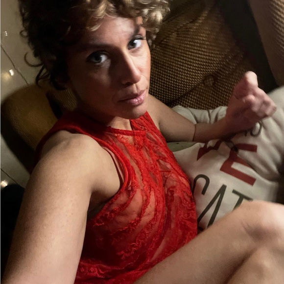 Meet your Posher, Taylor - Picture 2 of 7